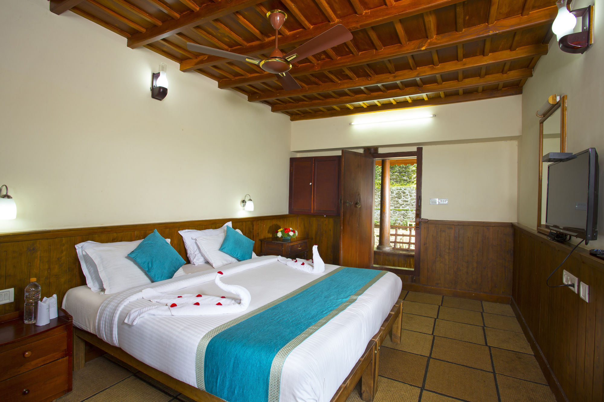 Spice Country Resort Chithirapuram Bagian luar foto